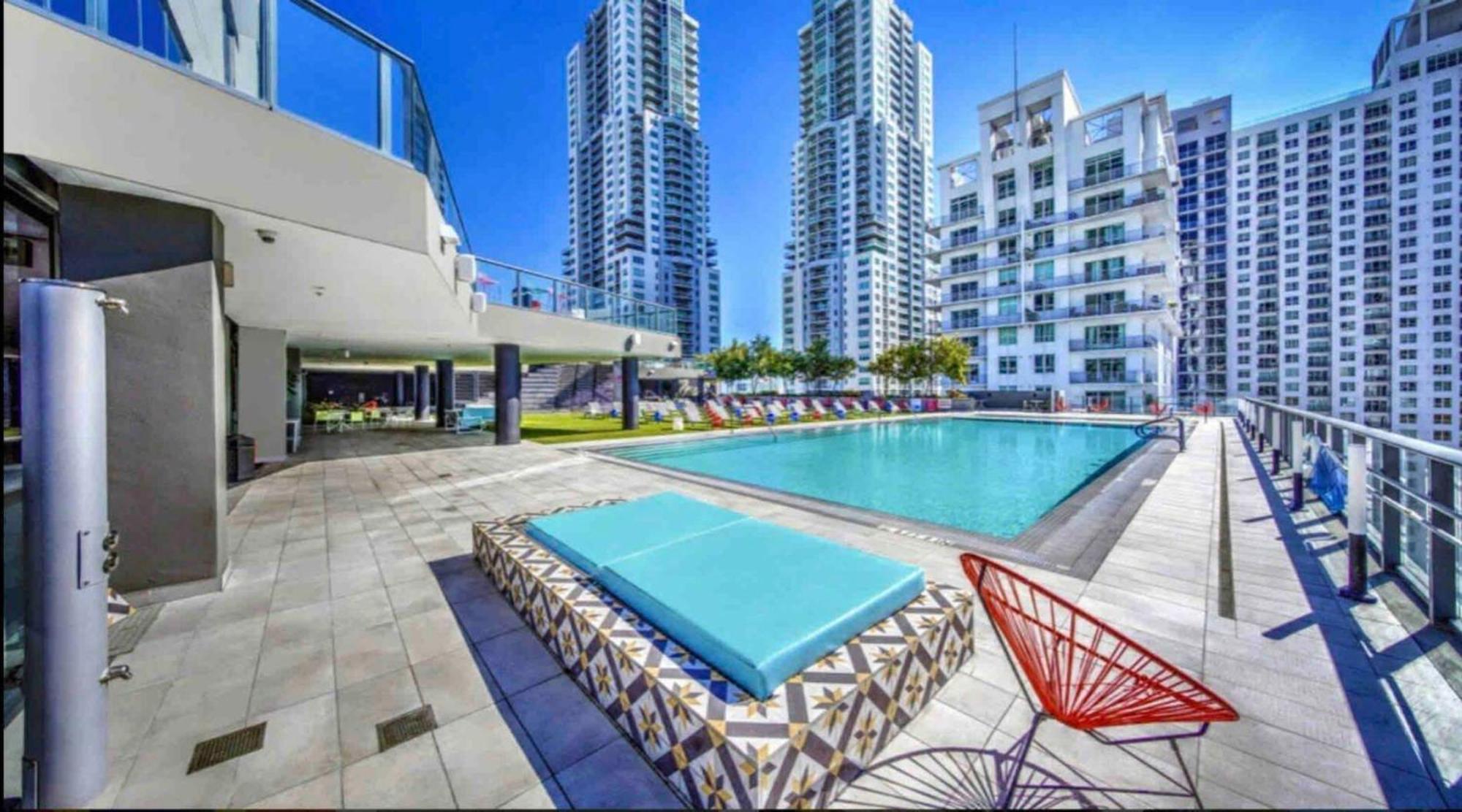 Beautiful Downtown Ocean View. Apartamento Miami Exterior foto
